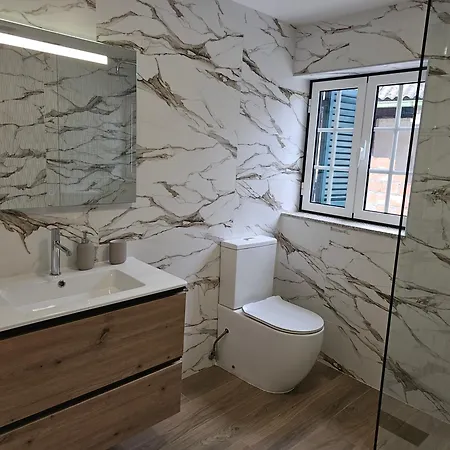 Destro Village Lindoso